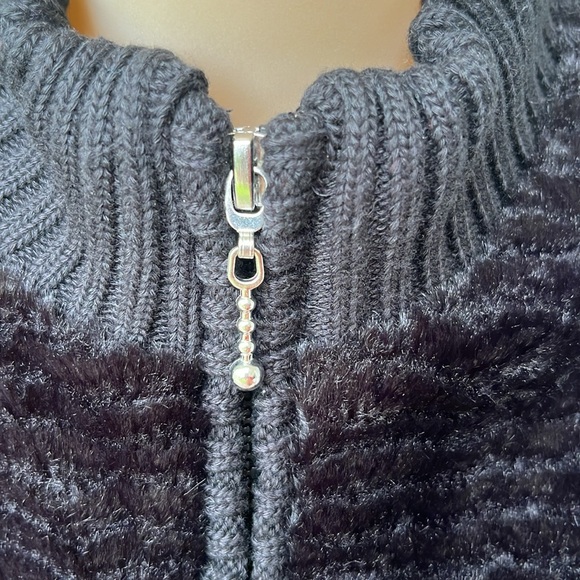 New Erin London extremely soft black lined vest - Picture 2 of 14